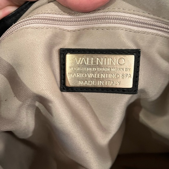 Valentino By Mario Valentino Black Shoulder Bag with Gold Chain - Picture 2 of 8